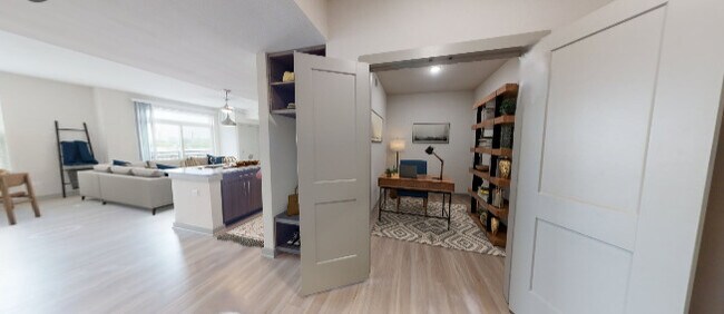 Photo - 680 E Algonquin Rd