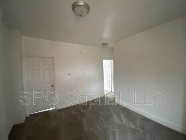 Photo - 226 S Pine St Unidad 2