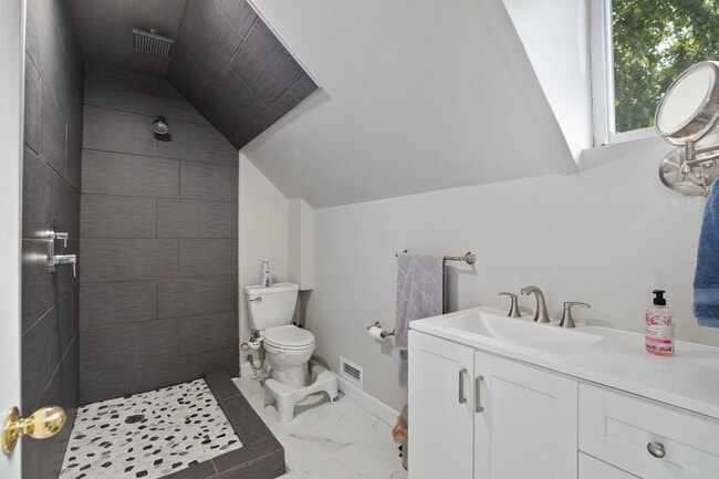 Photo - 7221 South St