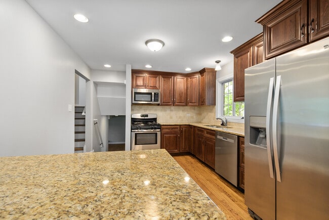 Photo - 433 Hackberry Rd