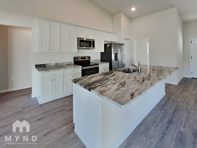 Photo - 2194 Brancusi Ave