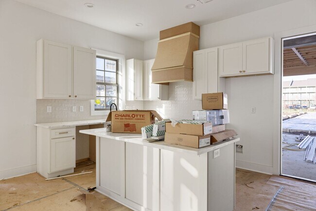 Photo - FOR RENT in SUGAR MILL POND!