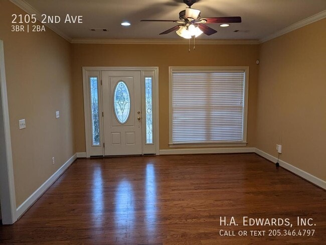 Photo - 2105 2nd Ave