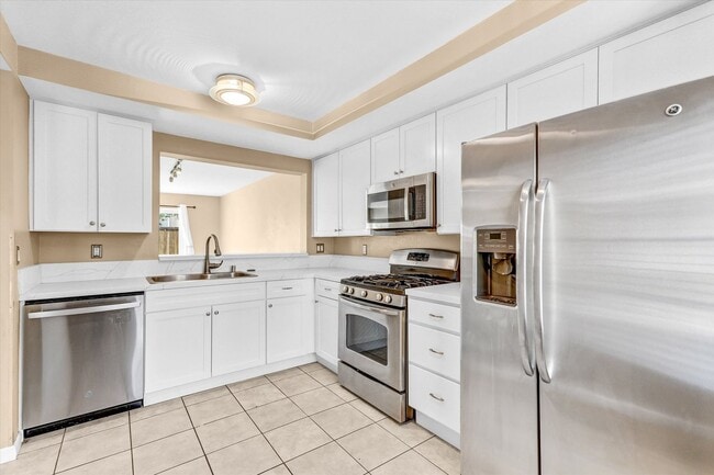 Building Photo - $500 Move In Special! 3 BD, 2.5 BA Townhome At The Groves In Carmel Valley-Del Mar