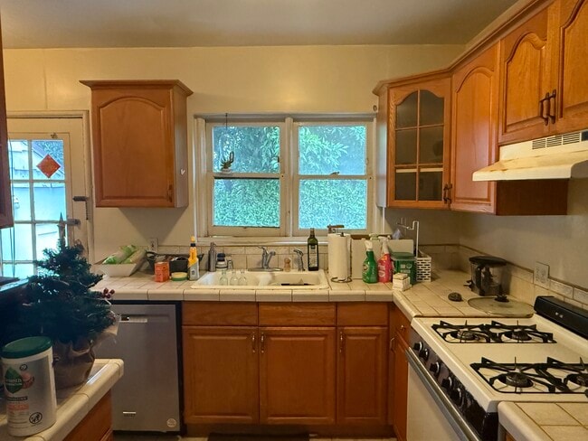 Kitchen - 1775 Kelton Ave Unit Like a Small House