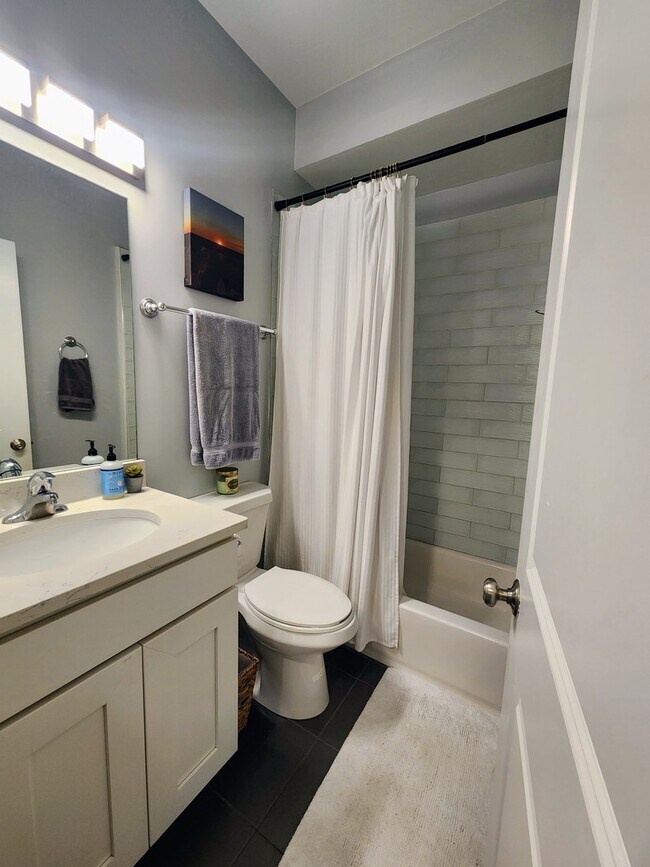 Photo - 735 W Belmont Ave Unidad 1F