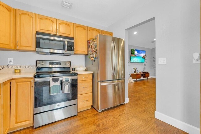 Photo - 1499 Yellowthroat St