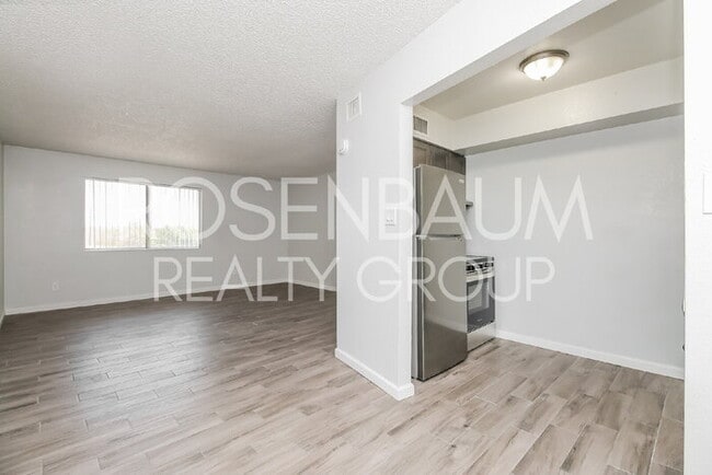 Photo - 1050 W University Dr Unit 202