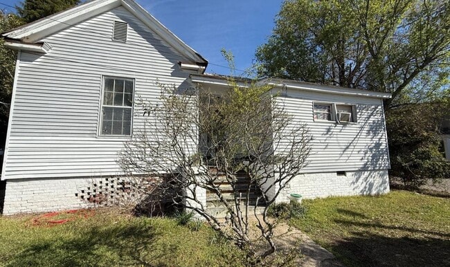 Photo - 1903 Heckle St