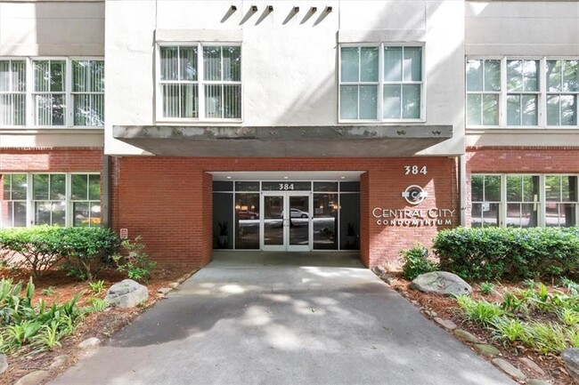 Photo - 384 Ralph McGill Blvd NE Unidad 205 Rental