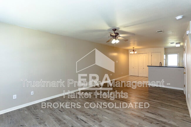 Photo - 707 S Amy Ln