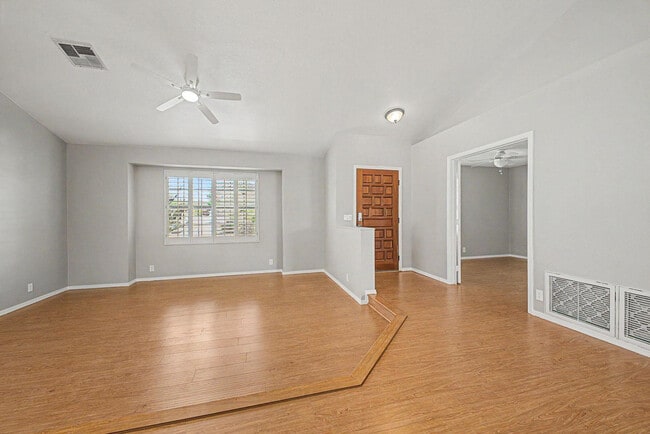 Photo - 5719 E St John Rd