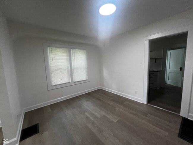 Photo - 1504 N Gladstone Ave