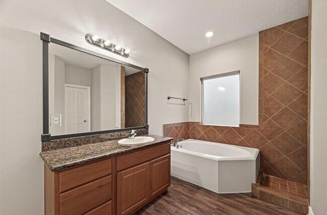 Photo - 14006 Martinique Ln