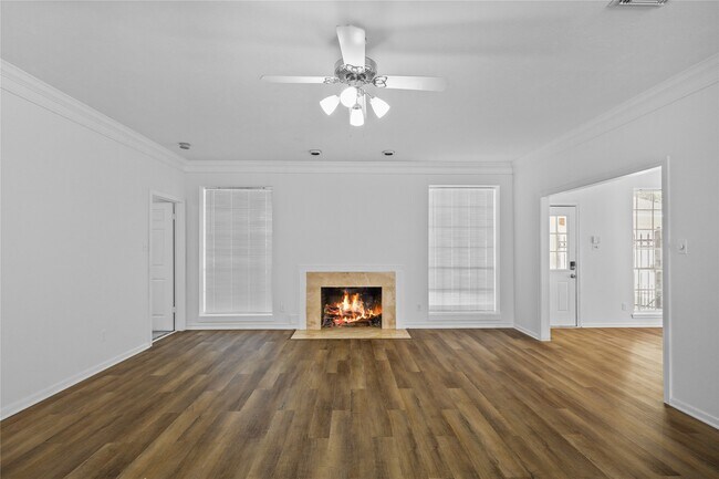 Photo - 5803 Ancient Oaks Dr