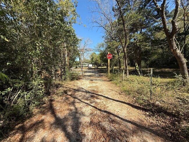 Photo - 10621 Parker Dr