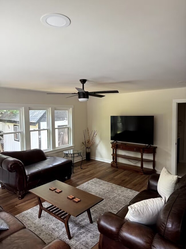 Photo - 420 S Ashe St