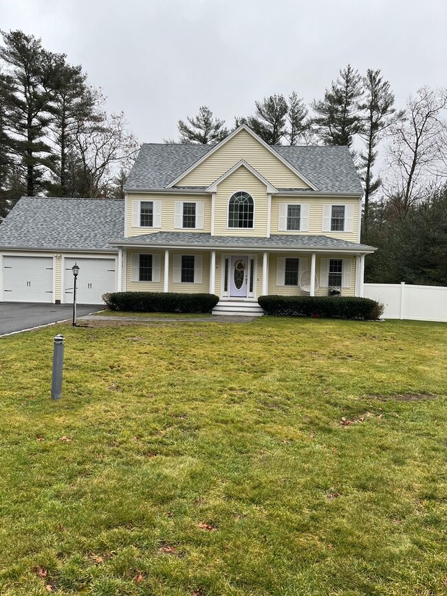 Executive 3br / 2.5 ba home in Middleboro - Executive 3br / 2.5 ba home in Middleboro