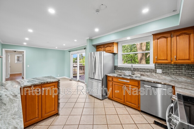 Photo - 7020 Bonnamere Dr
