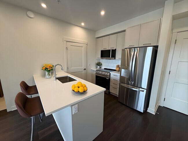 Photo - 5382-200 200 St