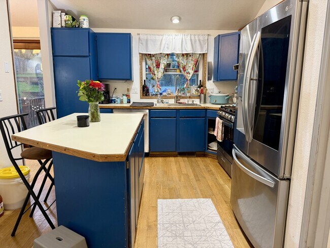 Photo - 1030 NE Coco Ct