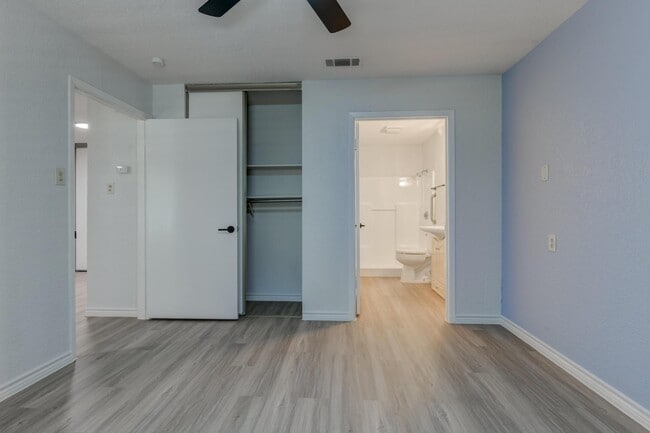 Photo - Silver Oaks Villas