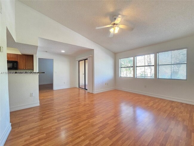 Building Photo - 15650 SW 105th Ln Unit 502