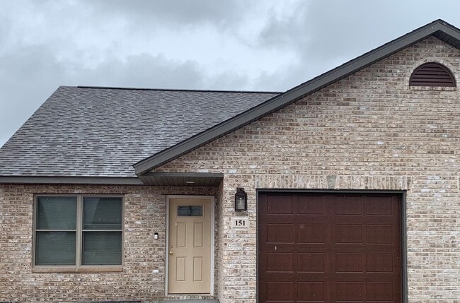 Building Photo - 171-177 Stone Court Unit 171