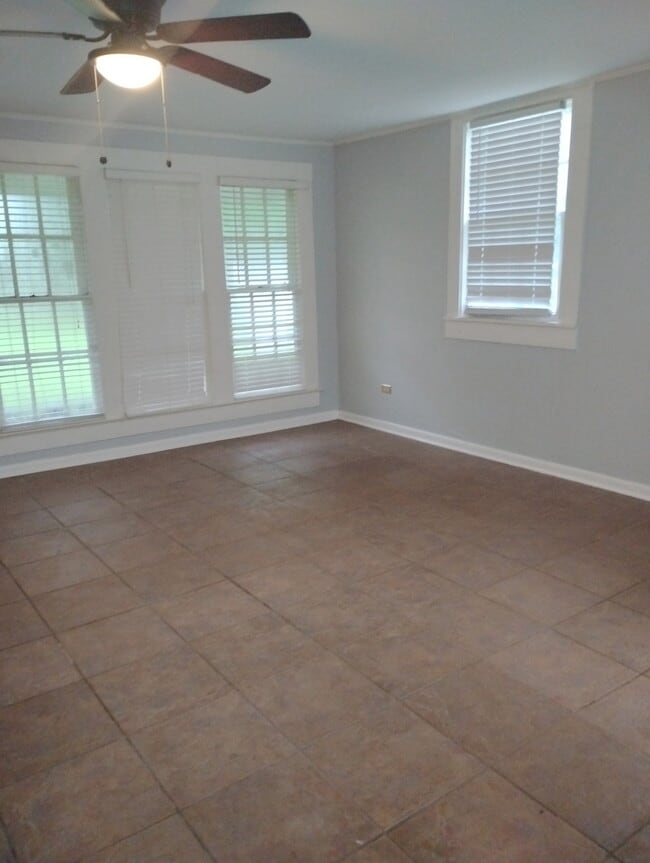 Photo - 613 W Pine St