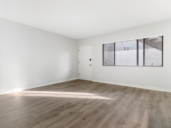 Photo - 1121 Daisy Ave Unidad 06