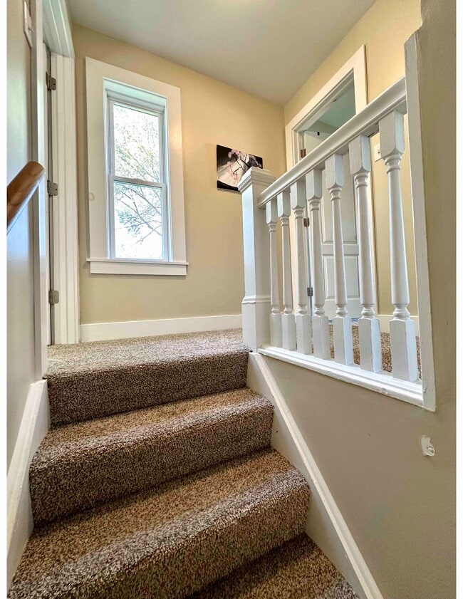 Photo - 182 W Larkspur St