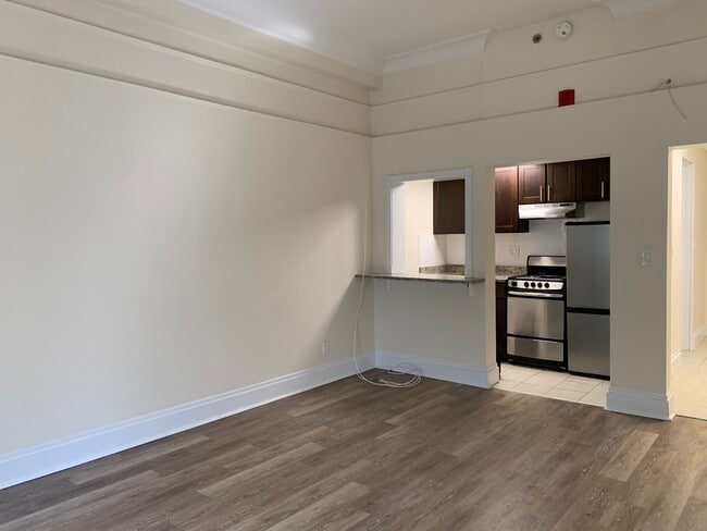 Building Photo - 62 Boylston St