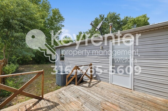 Photo - Well maintained 3 bedroom, 2 bath home close to everything you need!