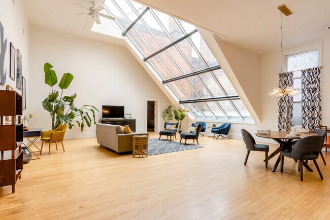 Photo - 617 E Liberty St