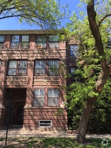 Building Photo - 2206 W Berteau Ave Unit 3 Rental