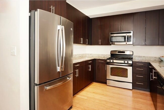 Photo - 2009 Symmes Cir