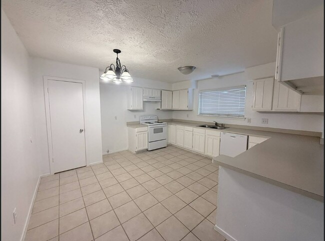 Building Photo - 3610 Timber Rock Ct