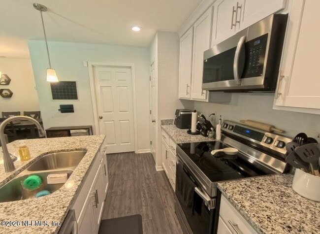 Photo - 8352 Hewitt St