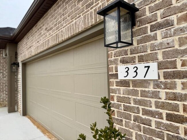 Photo - MOVE IN SPECIAL-3 bedroom with study/flex/office/keeping room