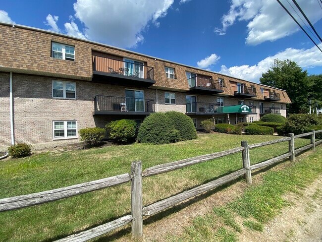 Building Photo - 55 Elmwood Park Unit 35 Rental