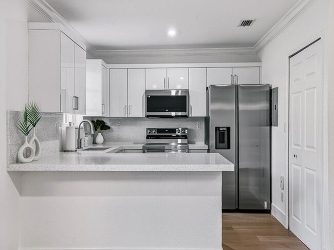 Building Photo - 11475 NW 94th Pl