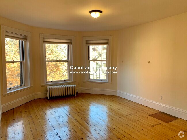 Building Photo - 293 Newbury St Unit 6 Rental