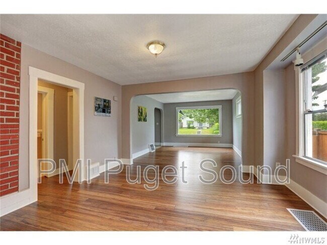 Photo - 1108 S Ridgewood Ave