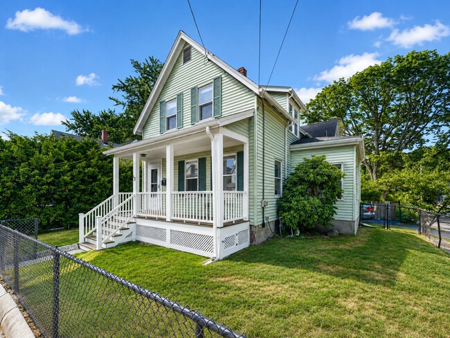 Photo - 53 Henderson St