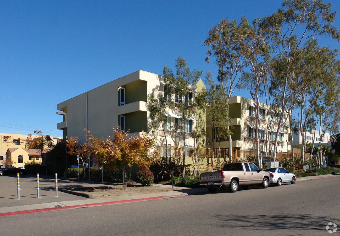 Photo - Campus Walk Condominiums