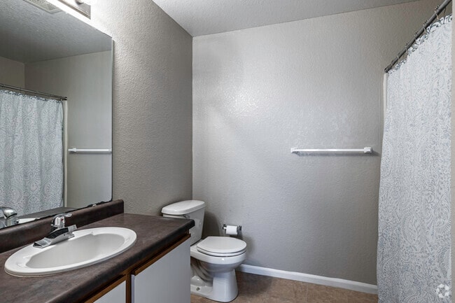 3BR, 2BA - 1170SF
