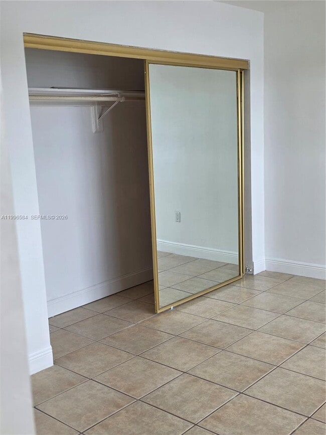 Photo - 300 NE 191st St Unit 218