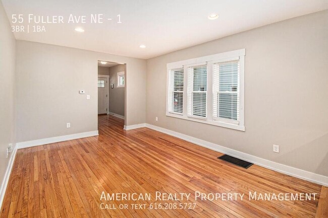Photo - 55 Fuller Ave NE Unidad 1