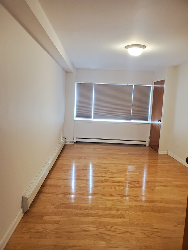 Building Photo - 3628 166th St Unit 1st Floor