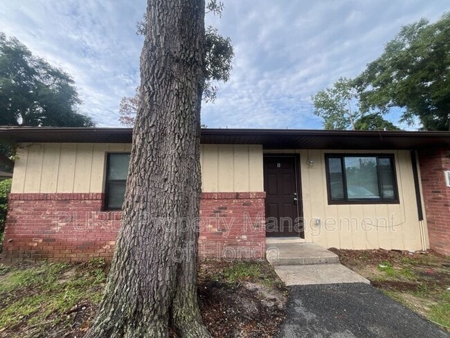 Building Photo - 3650 NE 41 St Rental